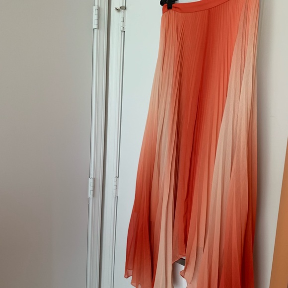 Alice + Olivia Dresses & Skirts - Alice and Olivia ombré asymmetrical maxi s…
